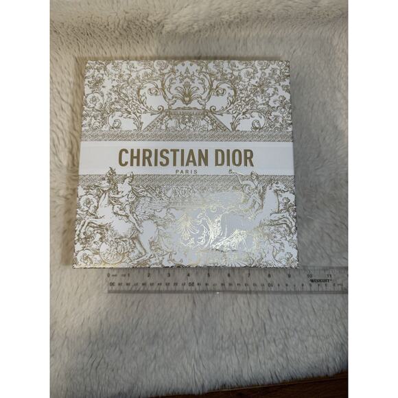 Authentic Christian Dior Limited Edition Signature Gold Gift Box and Envelope - Picture 1 of 8